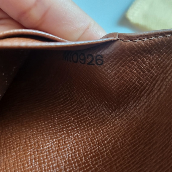 ✨️Louis Vuitton Vintage Monogram Snap Wallet - Picture 8 of 13